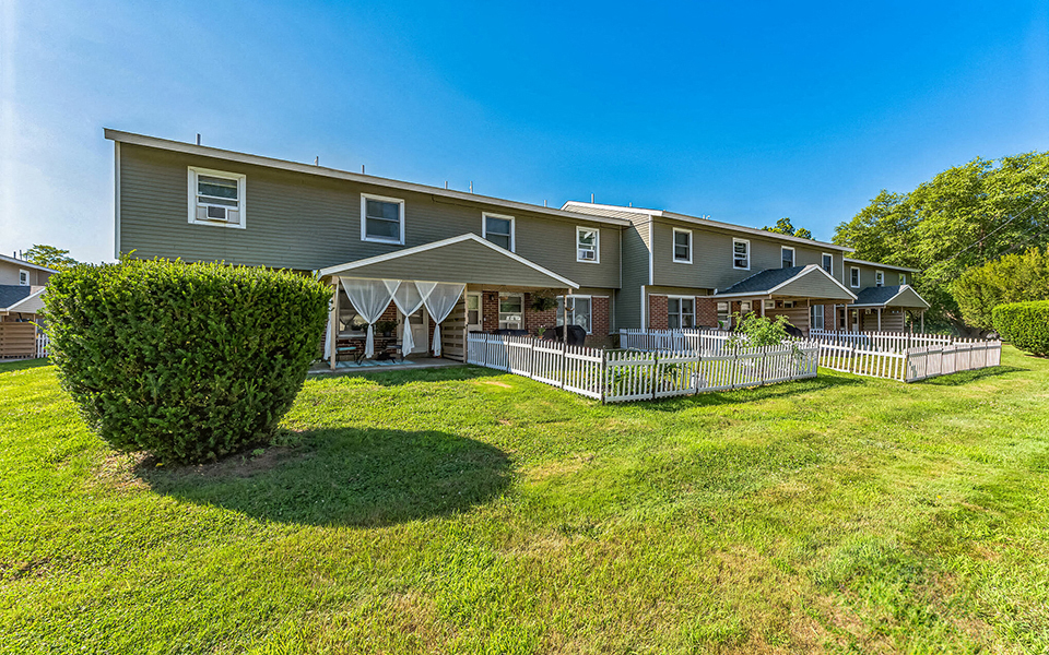 Admiralty Village